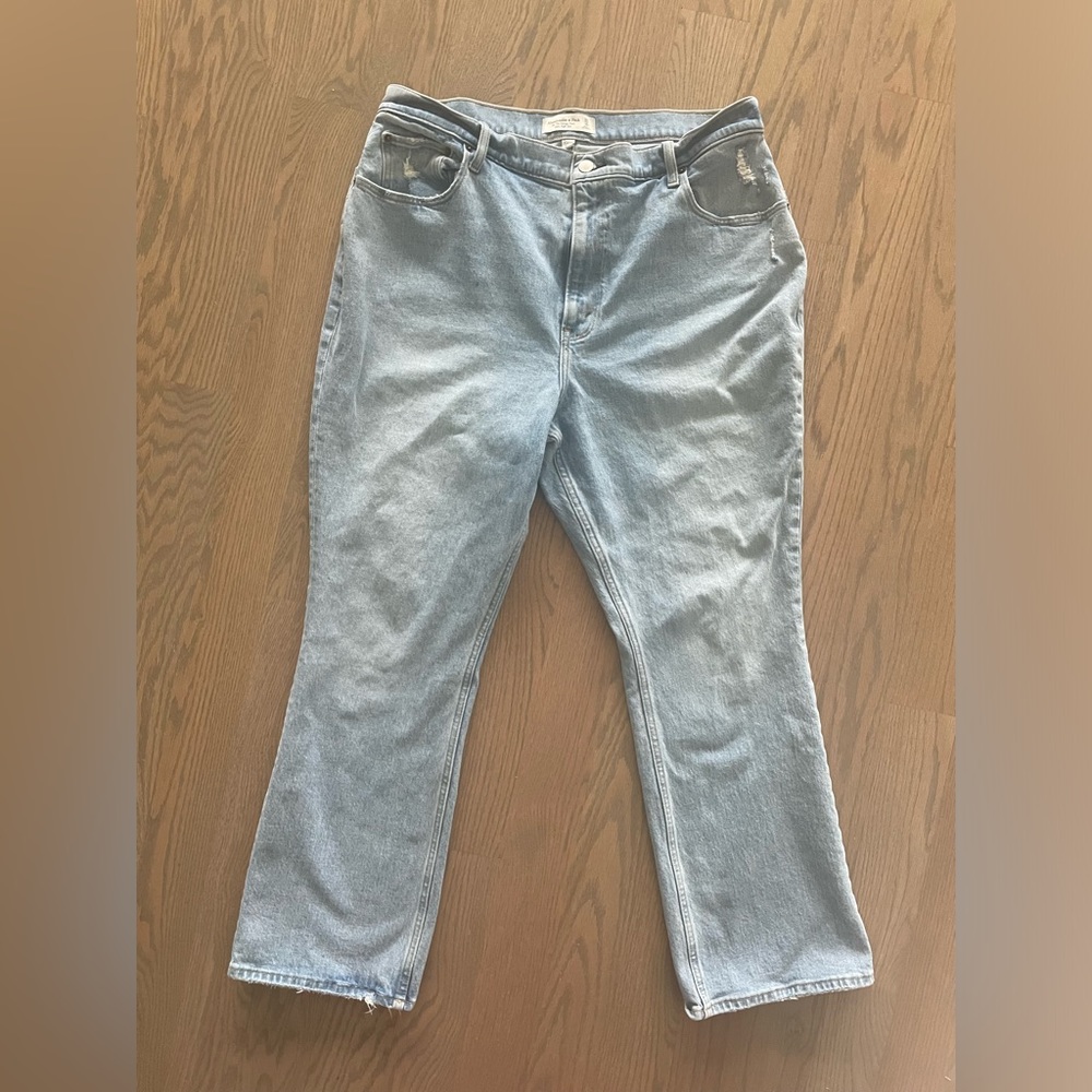 Abercrombie and Fitch Curve Love Ultra High Rise ‘70s Vintage Flare Jeans (33S)